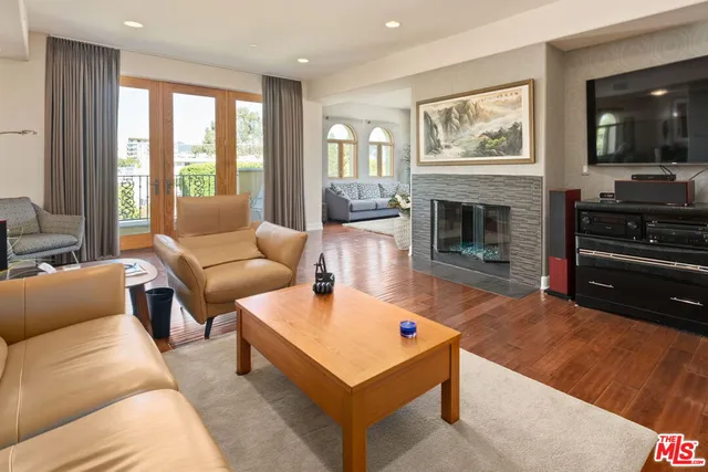 $1,555,000 | 12026 Rhode Island Avenue, Los Angeles, CA 90025