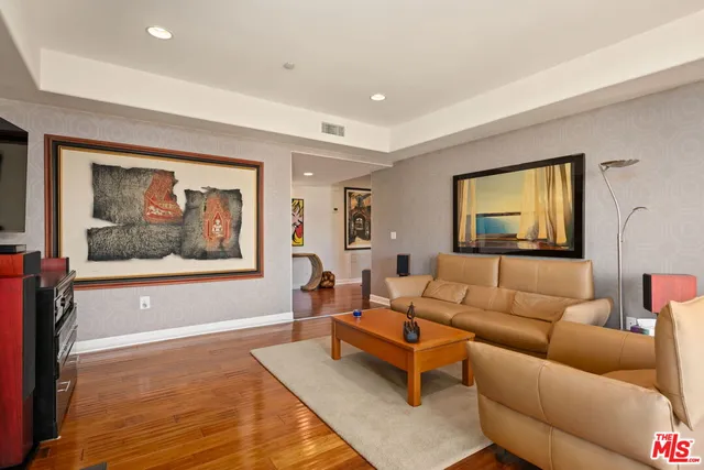 $1,555,000 | 12026 Rhode Island Avenue, Los Angeles, CA 90025