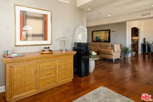 $1,555,000 | 12026 Rhode Island Avenue, Los Angeles, CA 90025