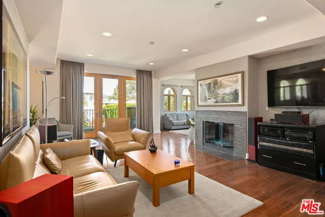 $1,555,000 | 12026 Rhode Island Avenue, Los Angeles, CA 90025