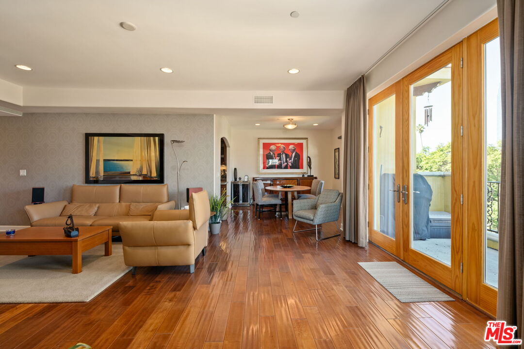 12026 Rhode Island Avenue Los Angeles, CA 90025 - Photo 9 of 28