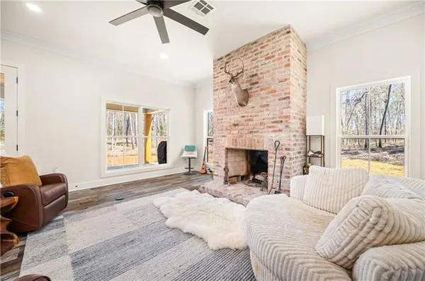 $425,000 | 9549 L A Highway 28 West, Boyce, LA 71409