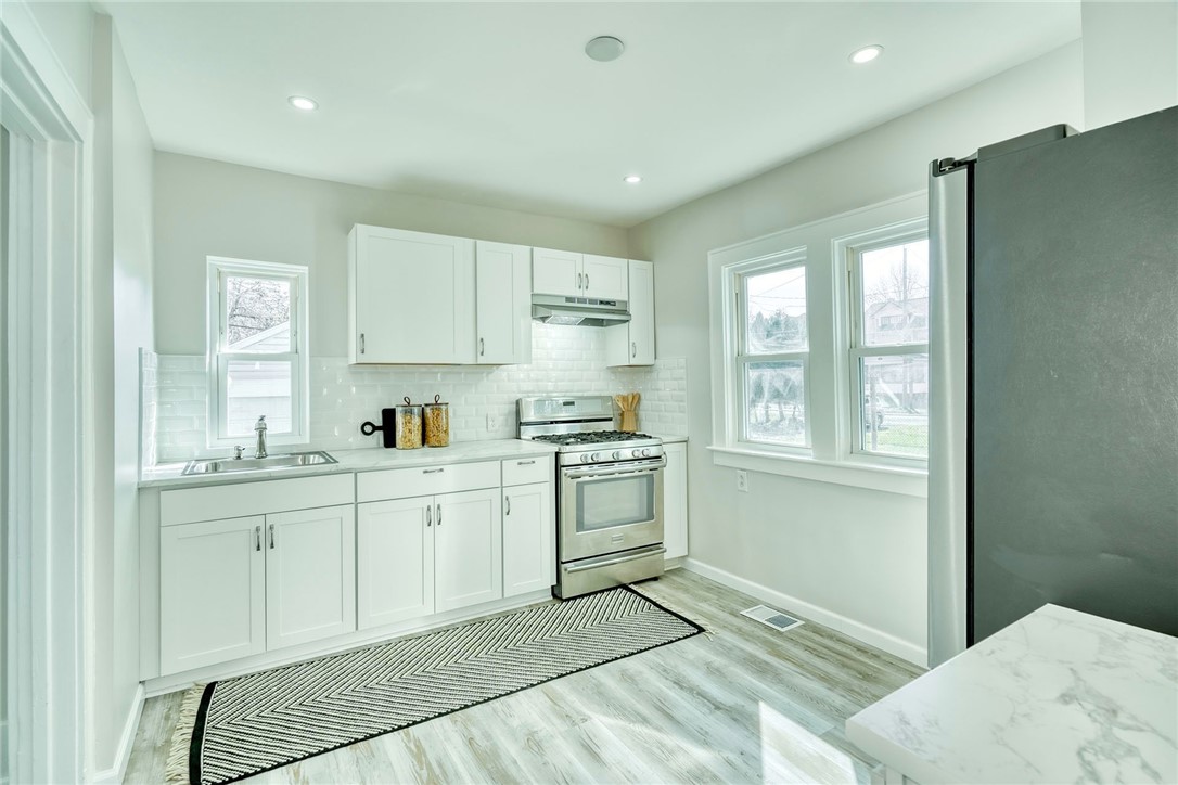 110 St Casimir Street Rochester, NY 14621 - Photo 4 of 37