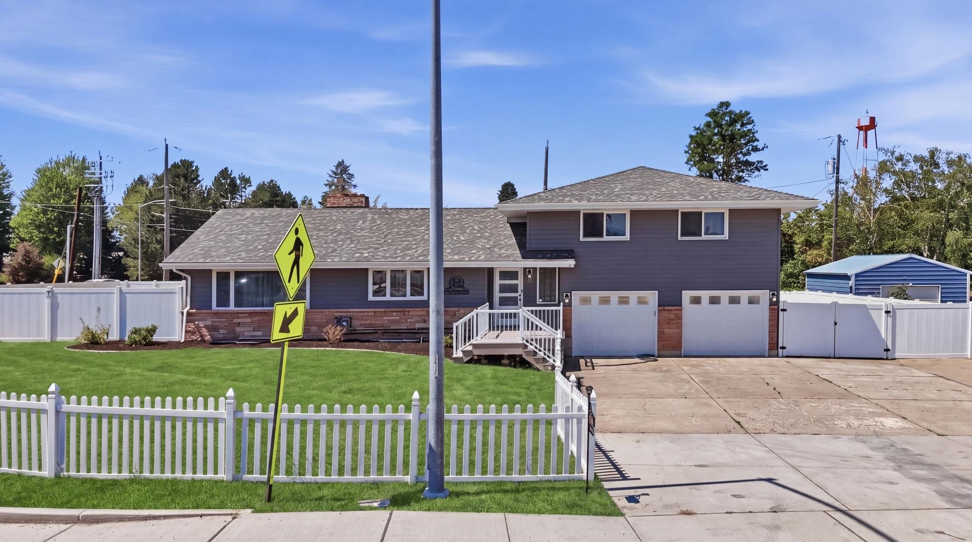 11 North Barker Road Greenacres, WA 99016 - Photo 3 of 50