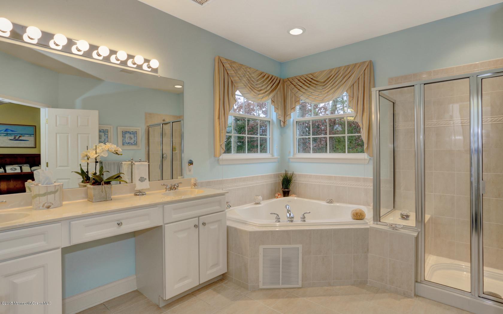 78 Gables Way Jackson, NJ 08527 - Photo 20 of 33 23-photo-web-1680x1050-145058