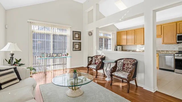 $3,000 | 530 Prestwick Lane, Wheeling, IL 60090