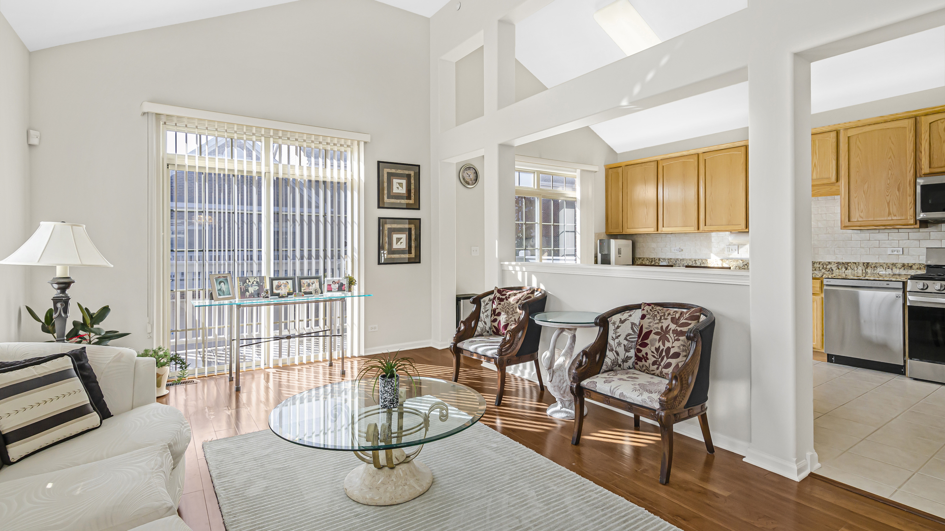 530 Prestwick Lane Wheeling, IL 60090 - Photo 3 of 22