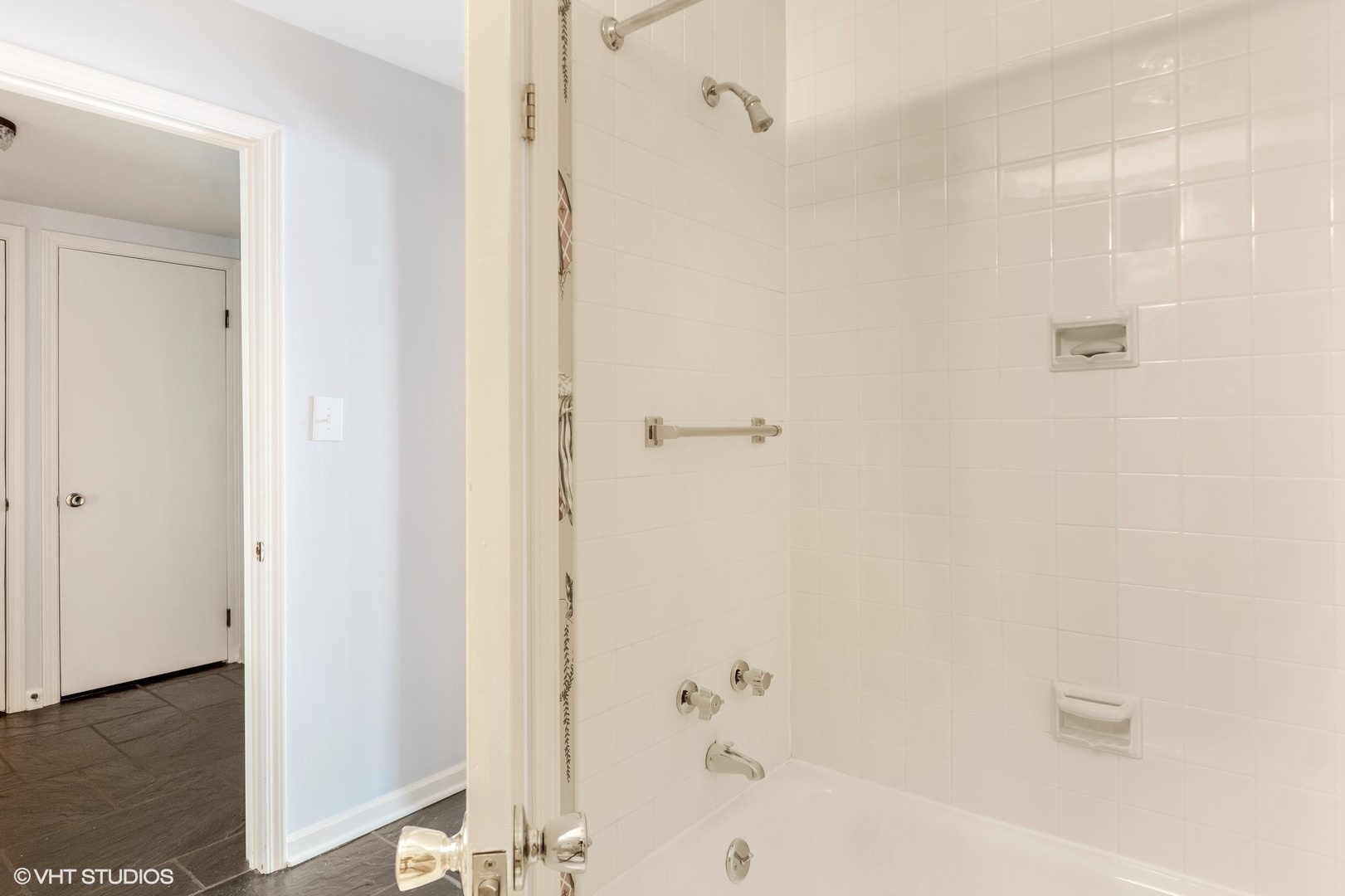 784 Green Bay Road Winnetka, IL 60093 - Photo 18 of 22 Gallery Image 18
