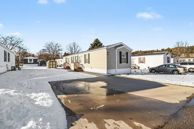 $85,000 | 2907 North Sandy Drive, Ludington, MI 49431