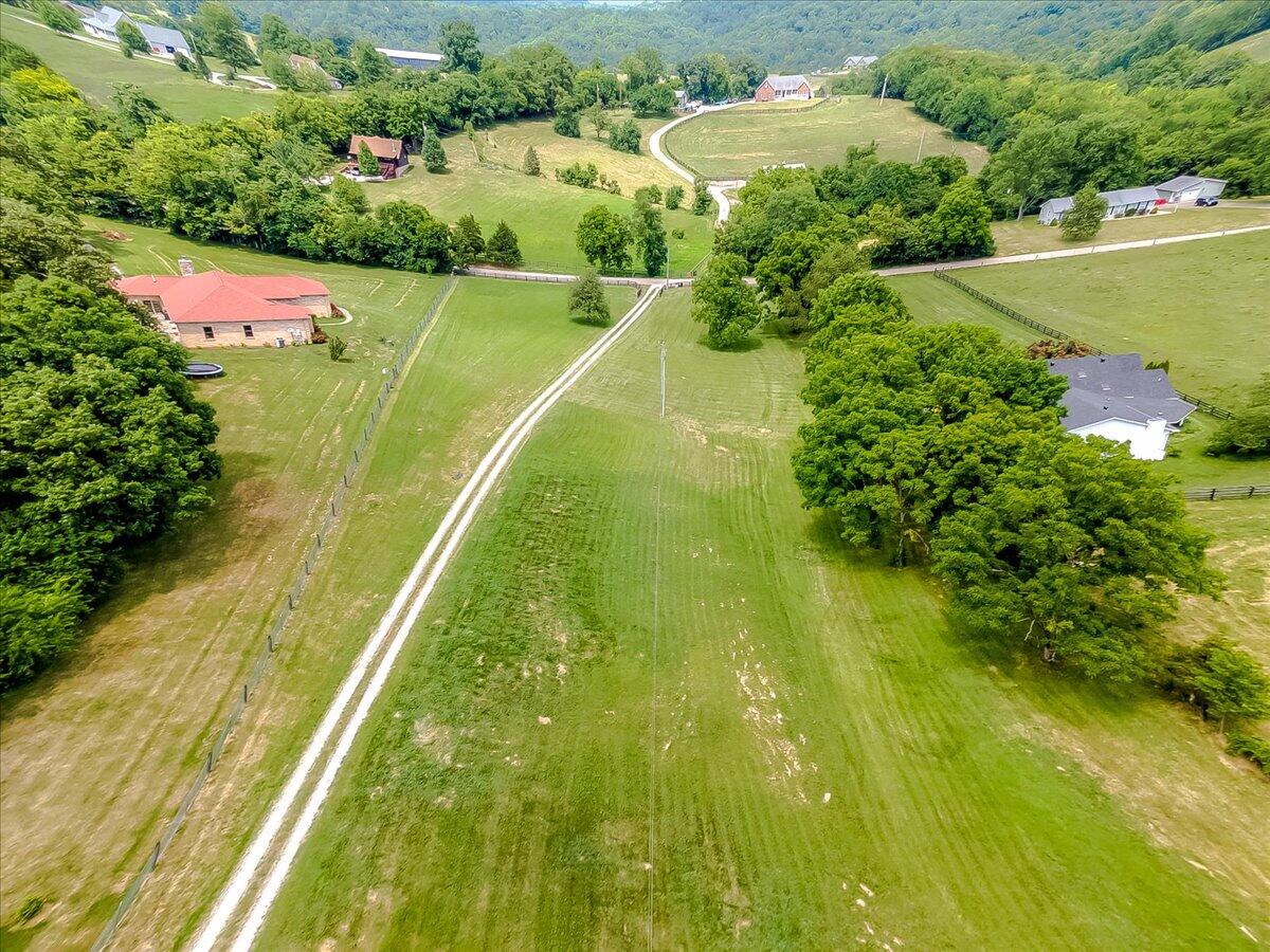 1285 Shadrick Ferry Road Frankfort, KY 40601 - Photo 28 of 35 26-3-10