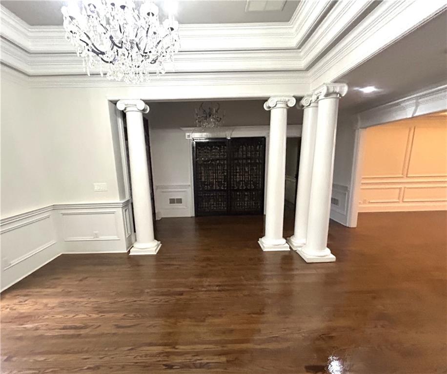 13039 Freemanville Road Alpharetta, GA 30004 - Photo 5 of 28 a view of a hallway with a white walls