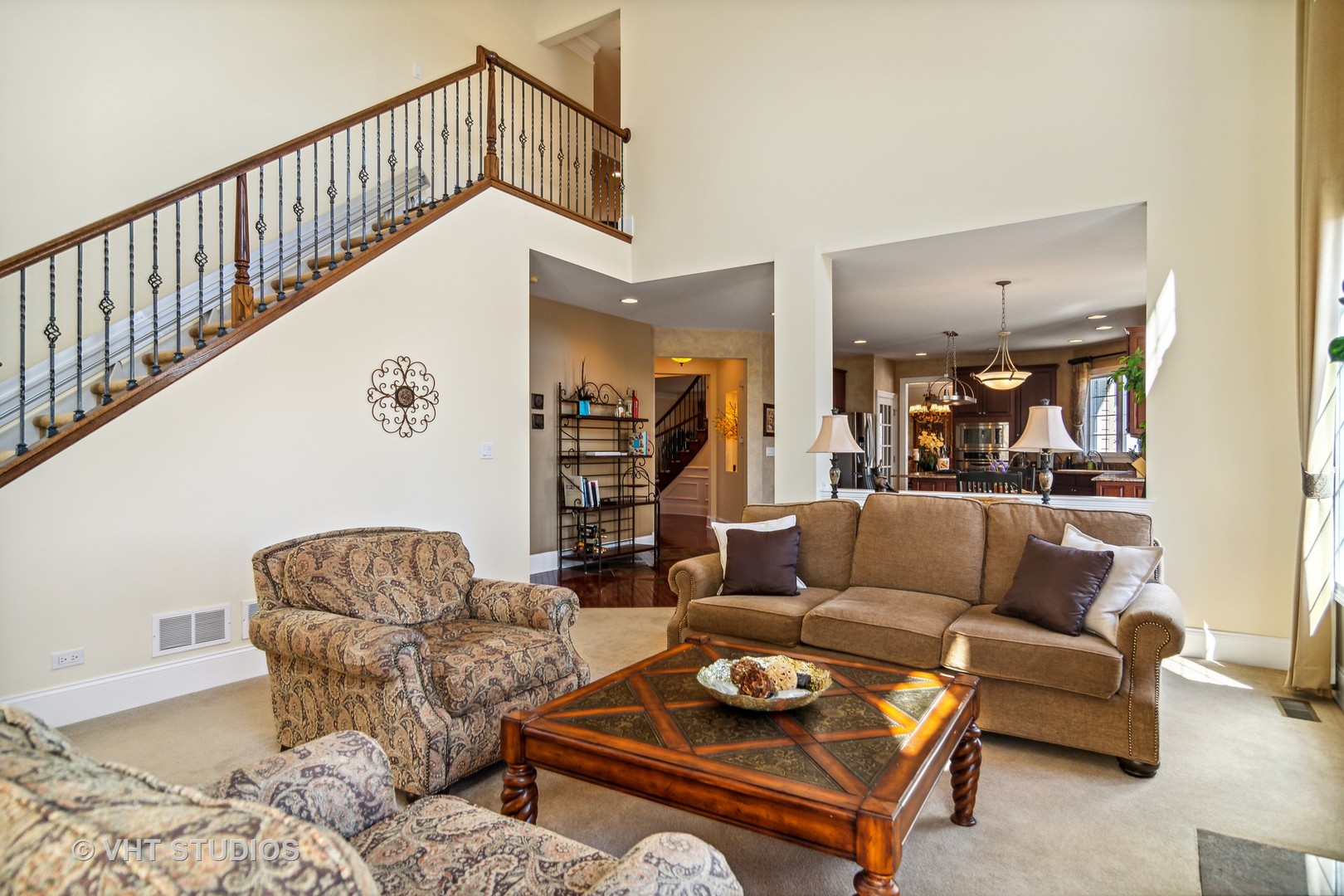 1015 Ridgeview Drive Inverness, IL 60010 - Photo 11 of 29 a living room with furniture and a rug