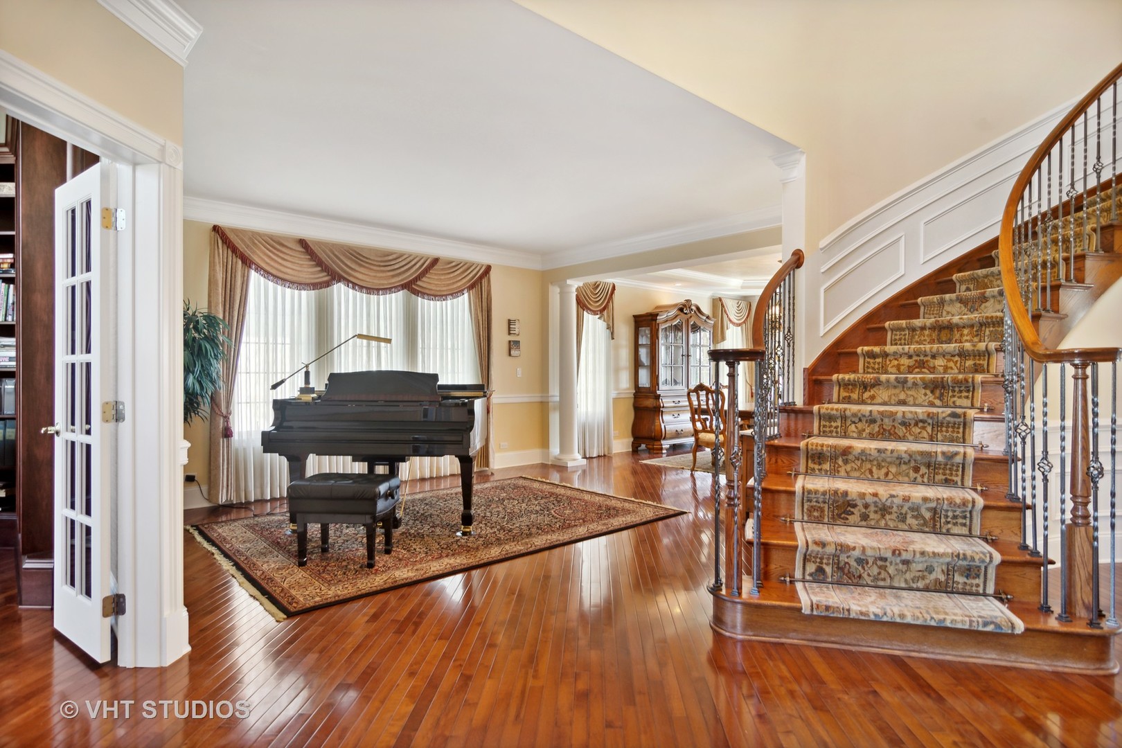 1015 Ridgeview Drive Inverness, IL 60010 - Photo 4 of 29 a living room with furniture and a wooden floor