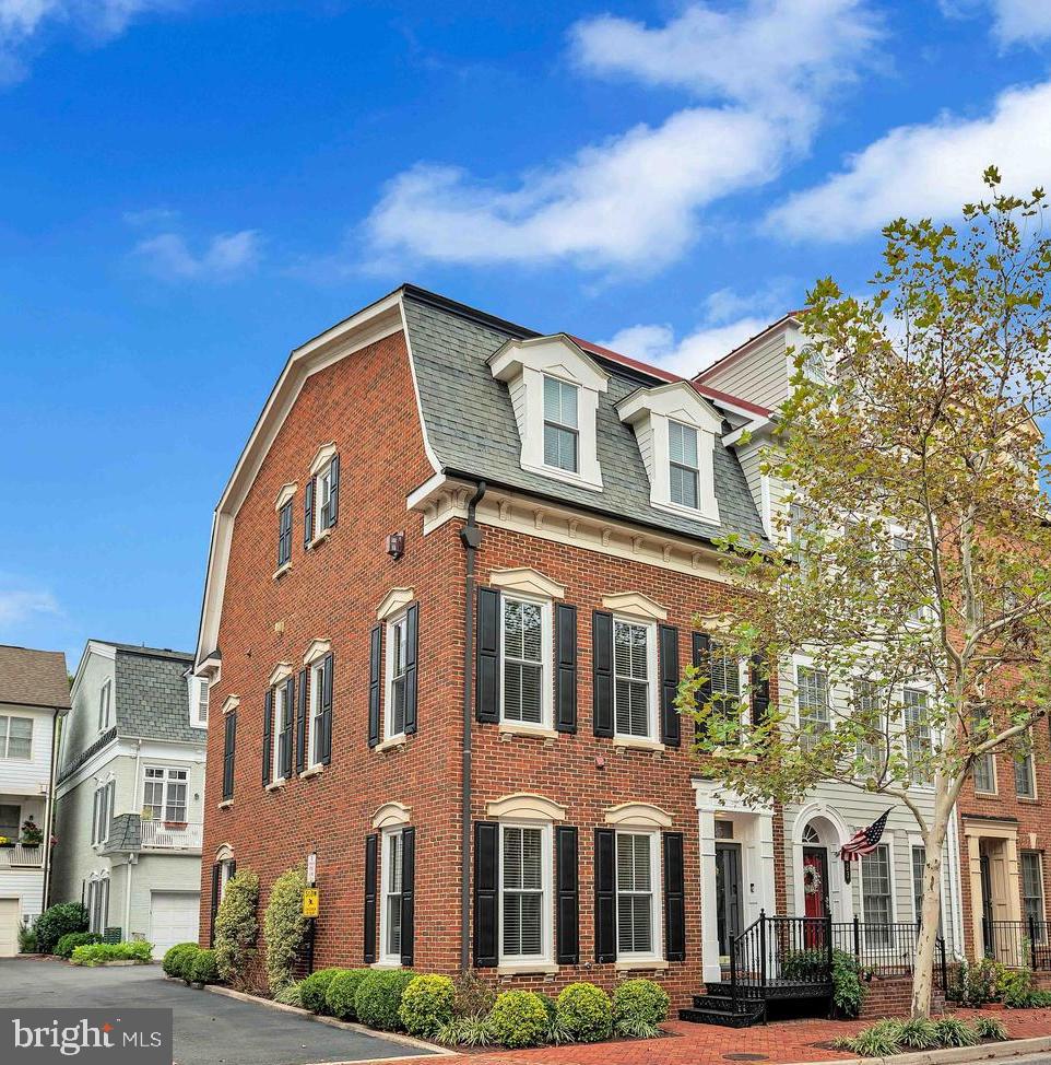 Classic All Brick Townhome in Potomac Greens