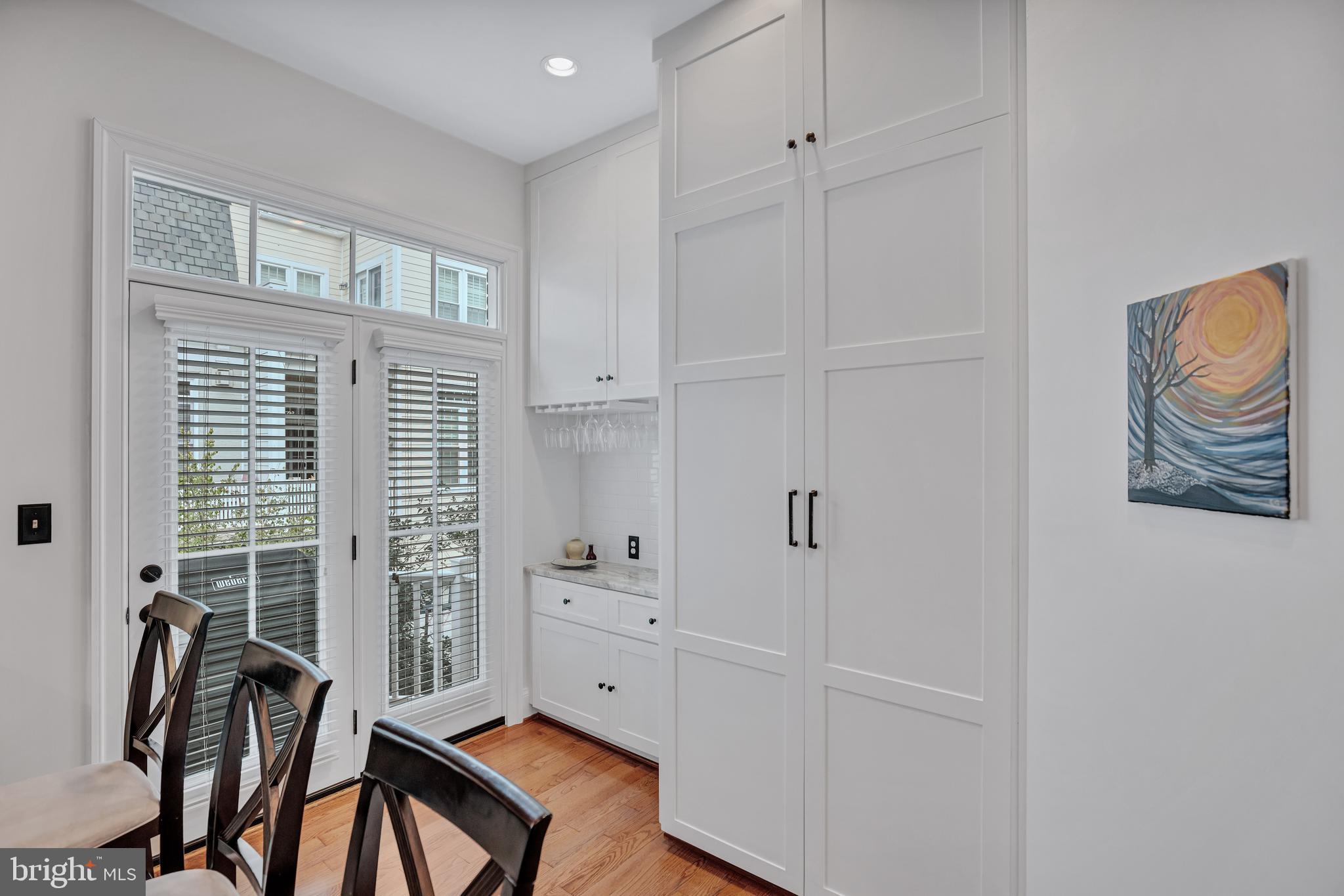 725 Carpenter Road Alexandria, VA 22314 - Photo 18 of 70 Custom Cabinetry & Grill Deck off Kitchen