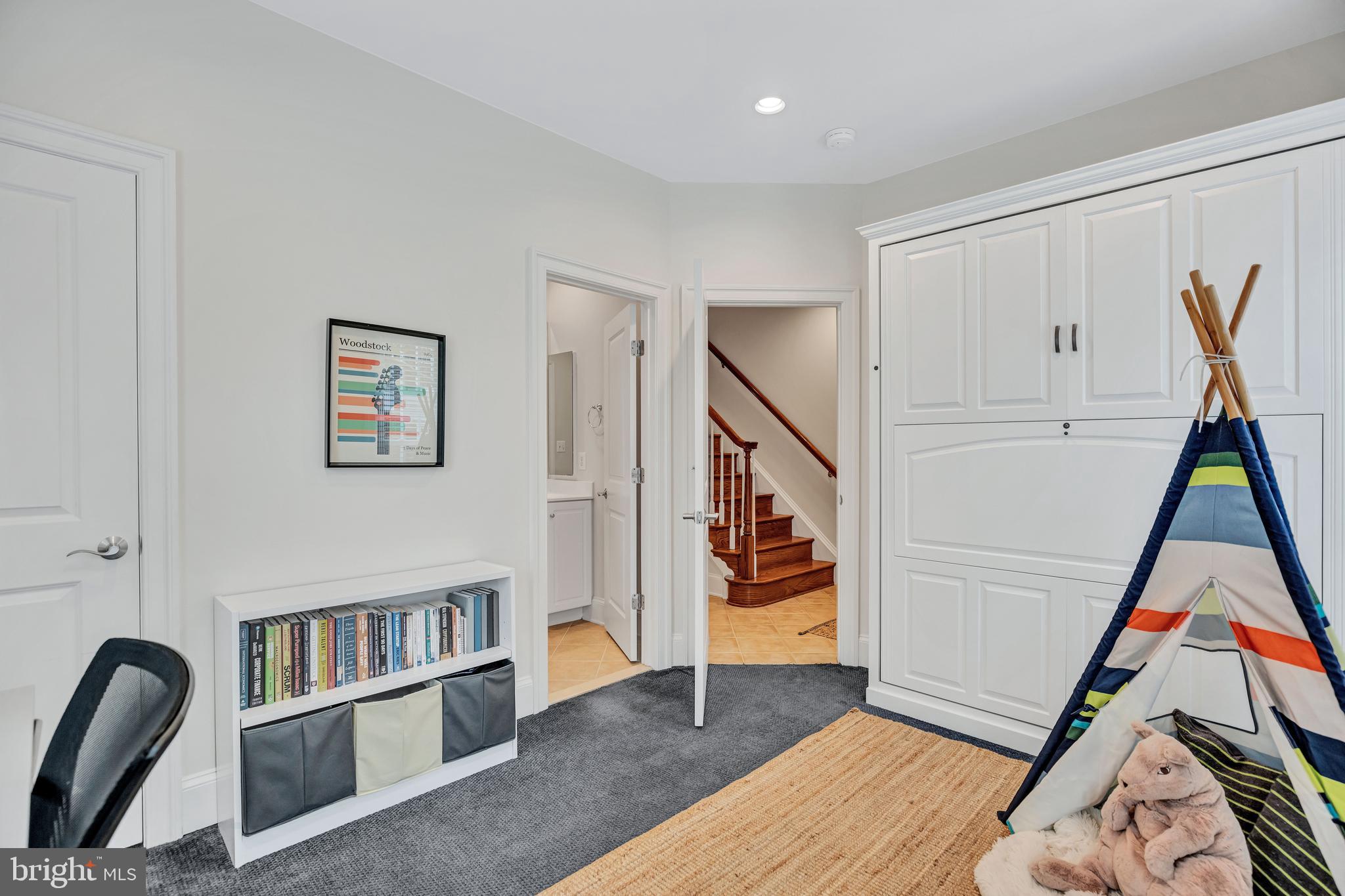 725 Carpenter Road Alexandria, VA 22314 - Photo 5 of 70 Entry Bedroom w/ Murphy Bed w/ Great Use of Space