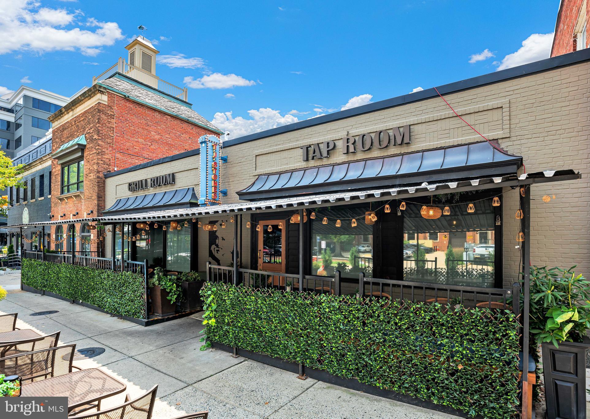 725 Carpenter Road Alexandria, VA 22314 - Photo 55 of 70 Tap Room