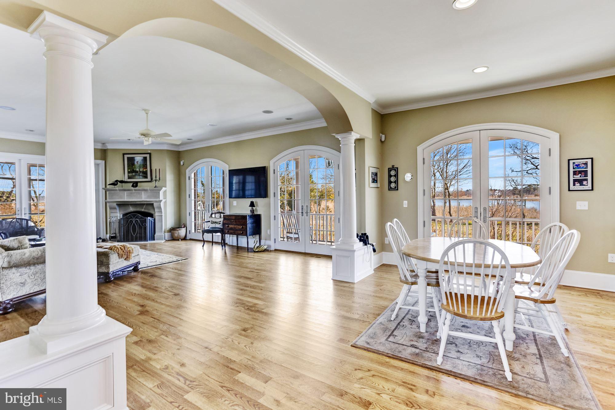 5547 Whitehall Road Cambridge, MD 21613 - Photo 14 of 60 Large Family Room Open to Breakfast Nook & Kitchen