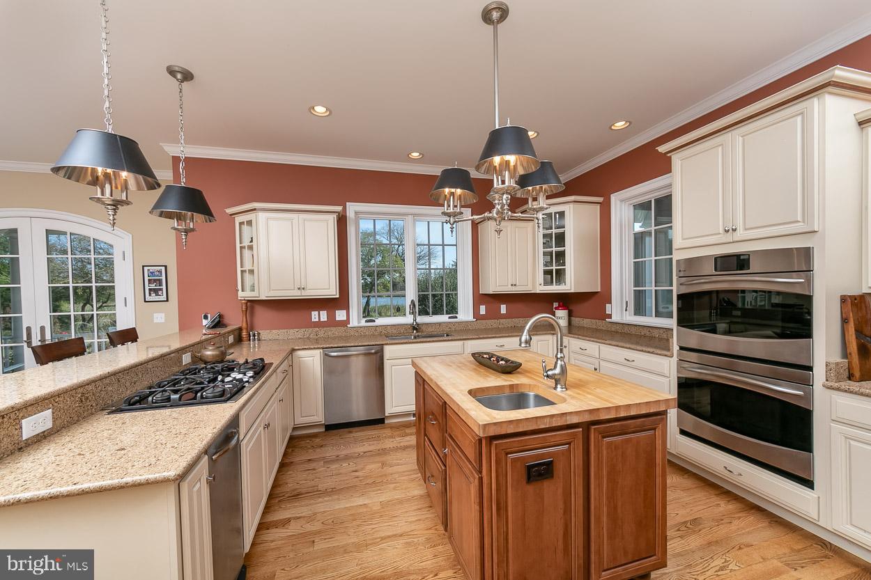 5547 Whitehall Road Cambridge, MD 21613 - Photo 19 of 60 Gourmet Kitchen, Prep Sink in Island