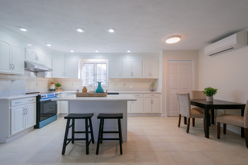 45 Grove Street Lexington, MA 02420 - Photo 13 of 42