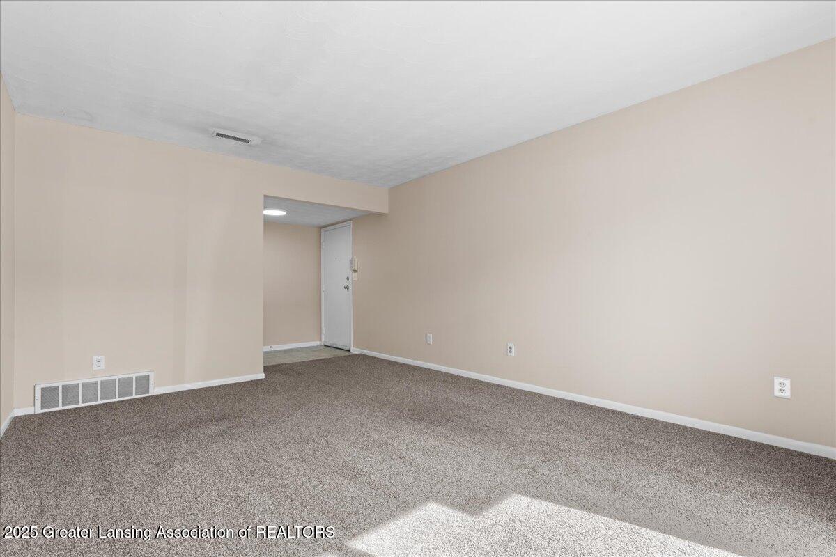 4819 Gull Road, Unit 12 Lansing, MI 48917 - Photo 13 of 23 08-Media Jett - 04