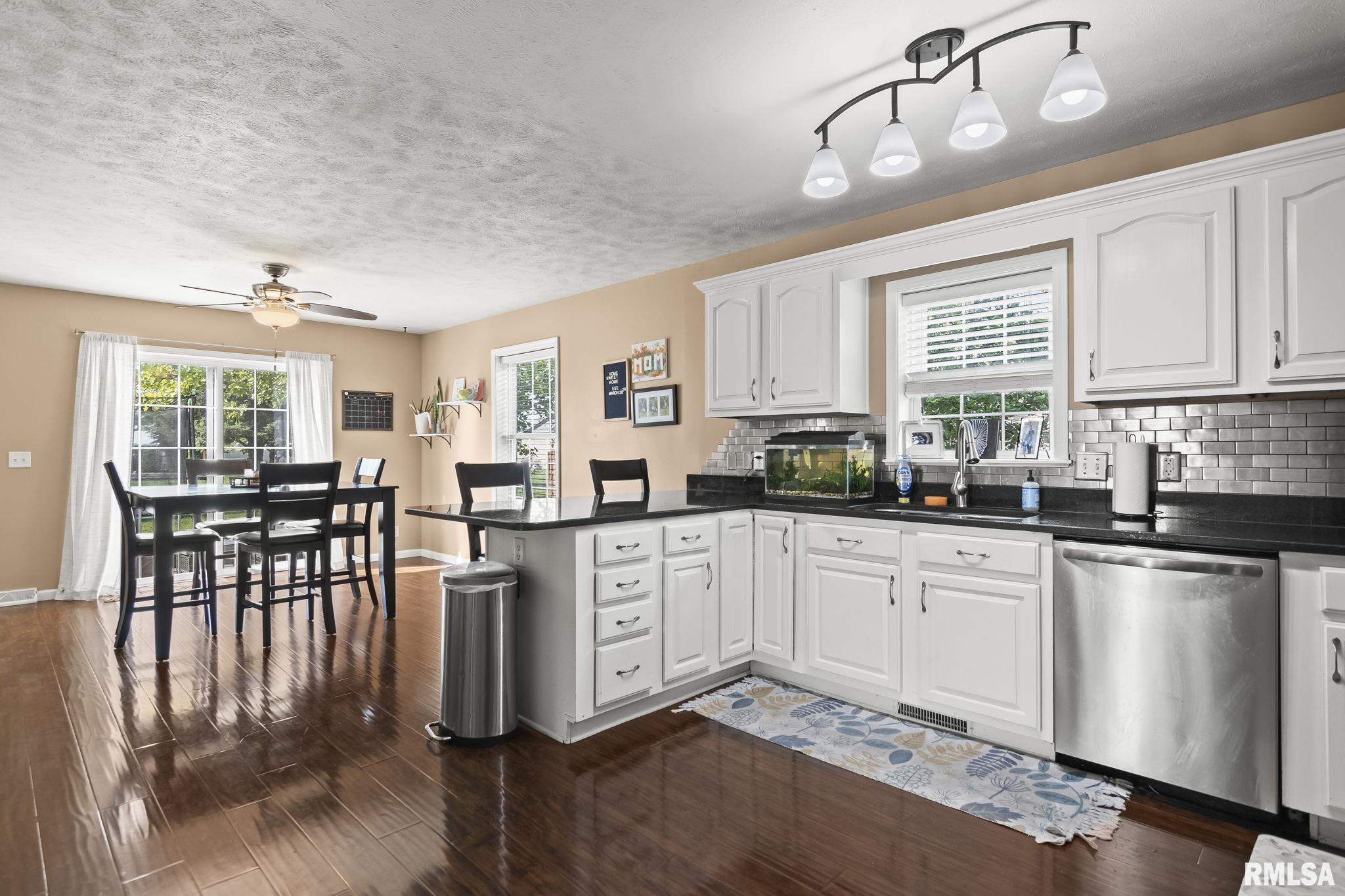 124 Candlestick Drive Chatham, IL 62629 - Photo 11 of 41