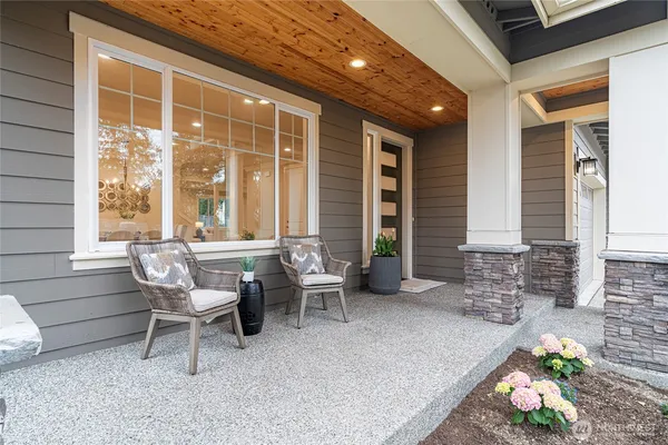 a living room filled with furniture