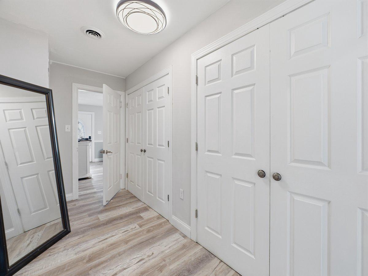 16808 Tammany Manor Road Williamsport, MD 21795 - Photo 22 of 41 Master bedroom entrance with spacious closets