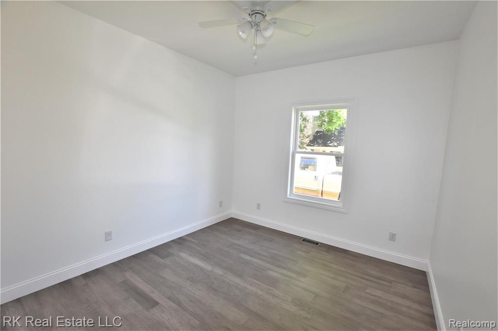 58635 Lind Road Washington, MI 48094 - Photo 12 of 23