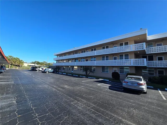 $88,900 | 5095 Bay Street Northeast, Unit 310, St. Petersburg, FL 33703