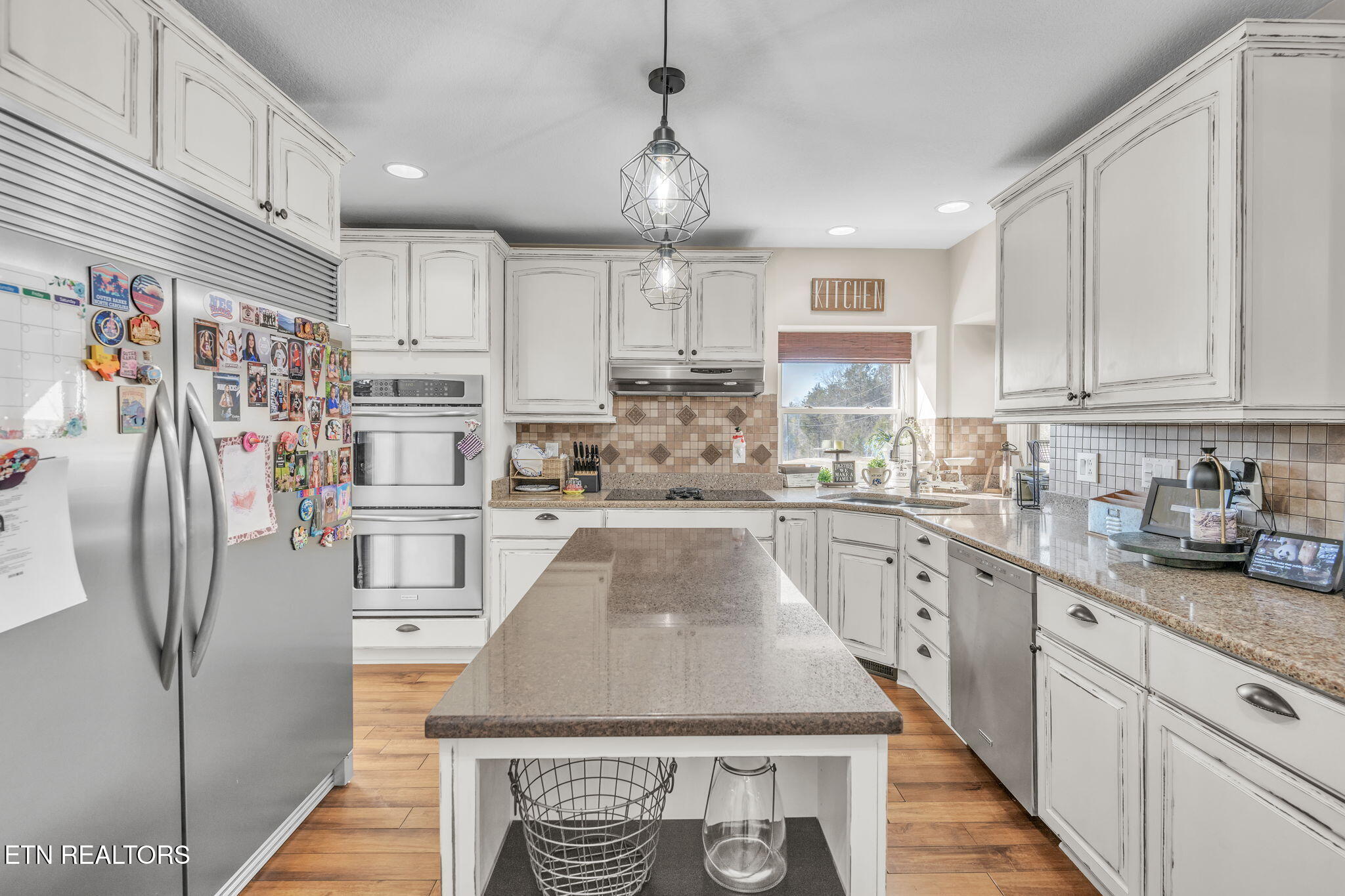 107 Brushy Valley Road Clinton, TN 37716 - Photo 18 of 58 107 Brushy Kitchen 4