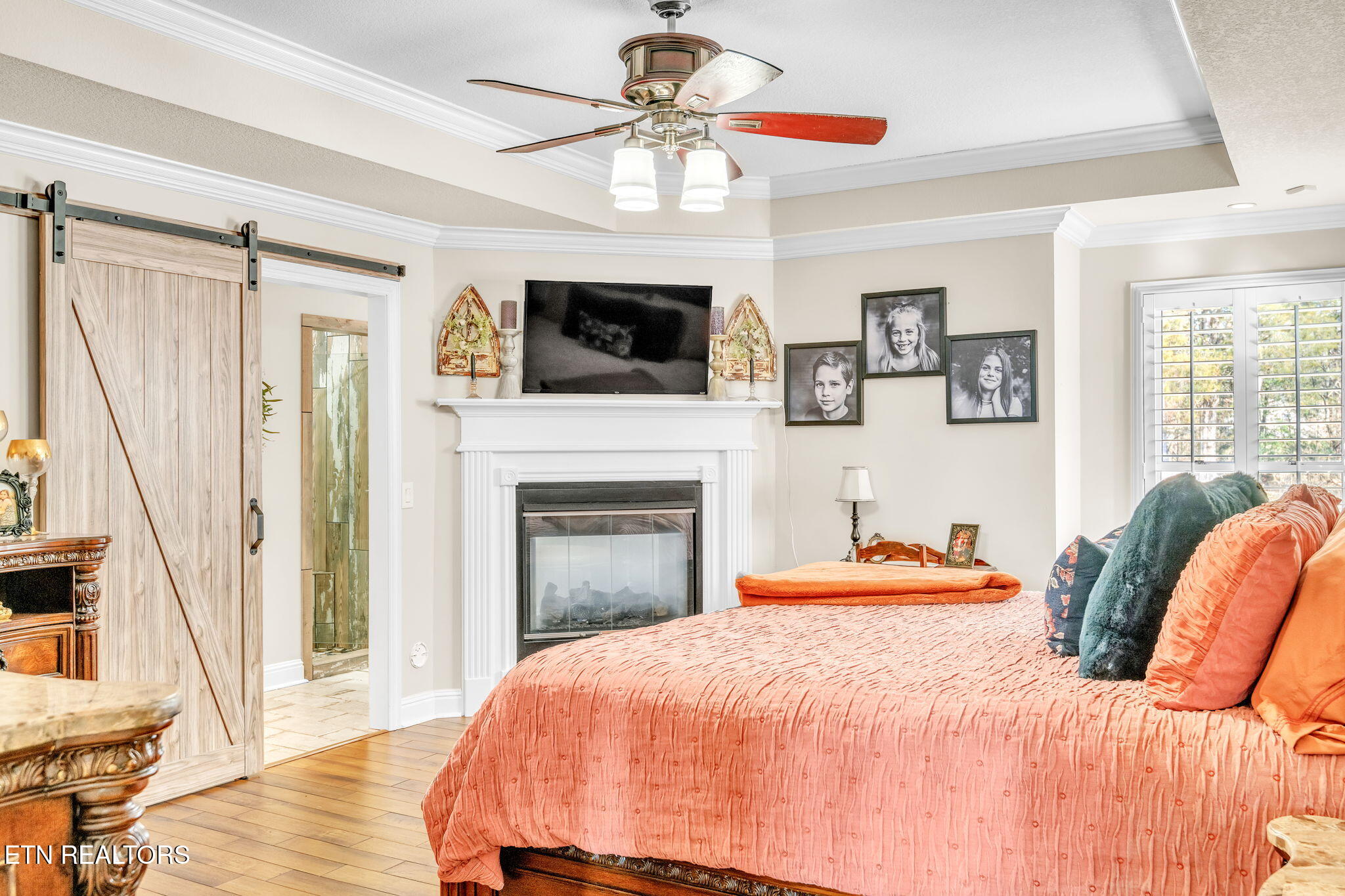 107 Brushy Valley Road Clinton, TN 37716 - Photo 19 of 58 107 Brushy Master Bed with Fireplace vie