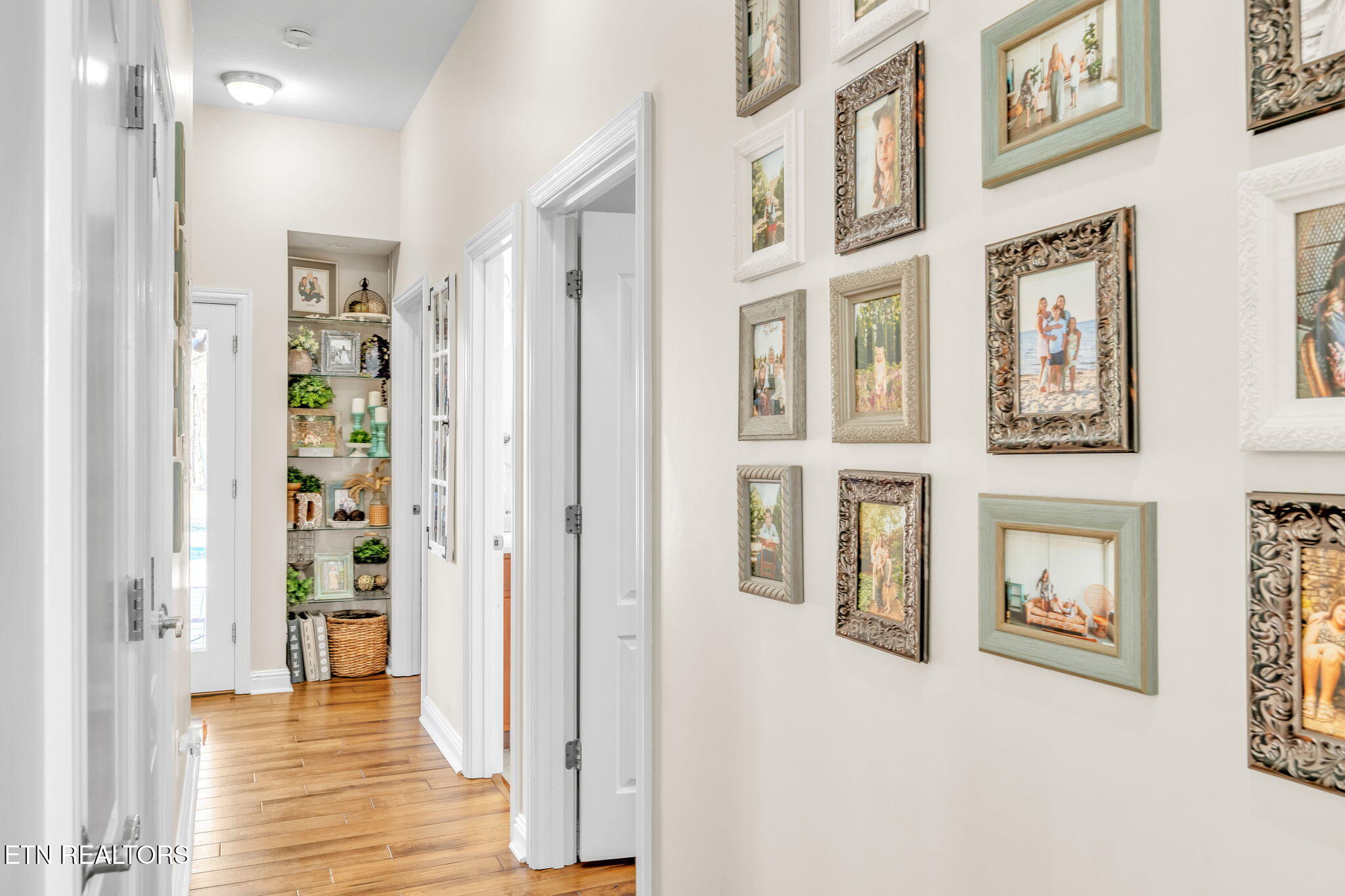 107 Brushy Valley Road Clinton, TN 37716 - Photo 28 of 58 107 Brushy Hallway