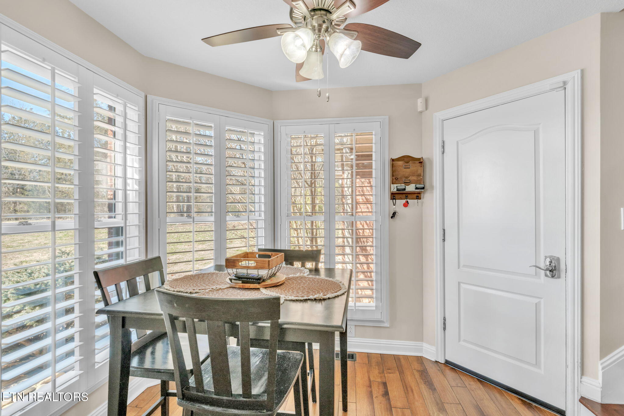 107 Brushy Valley Road Clinton, TN 37716 - Photo 33 of 58 107 Brushy Breakfast Nook 1