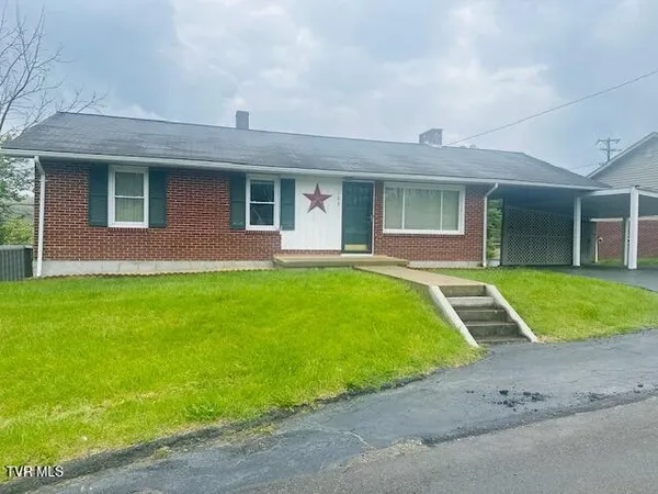 $219,000 | 105 Western Hills Avenue Northwest, Coeburn, VA 24230