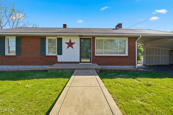$214,000 | 105 Western Hills Avenue Northwest, Coeburn, VA 24230