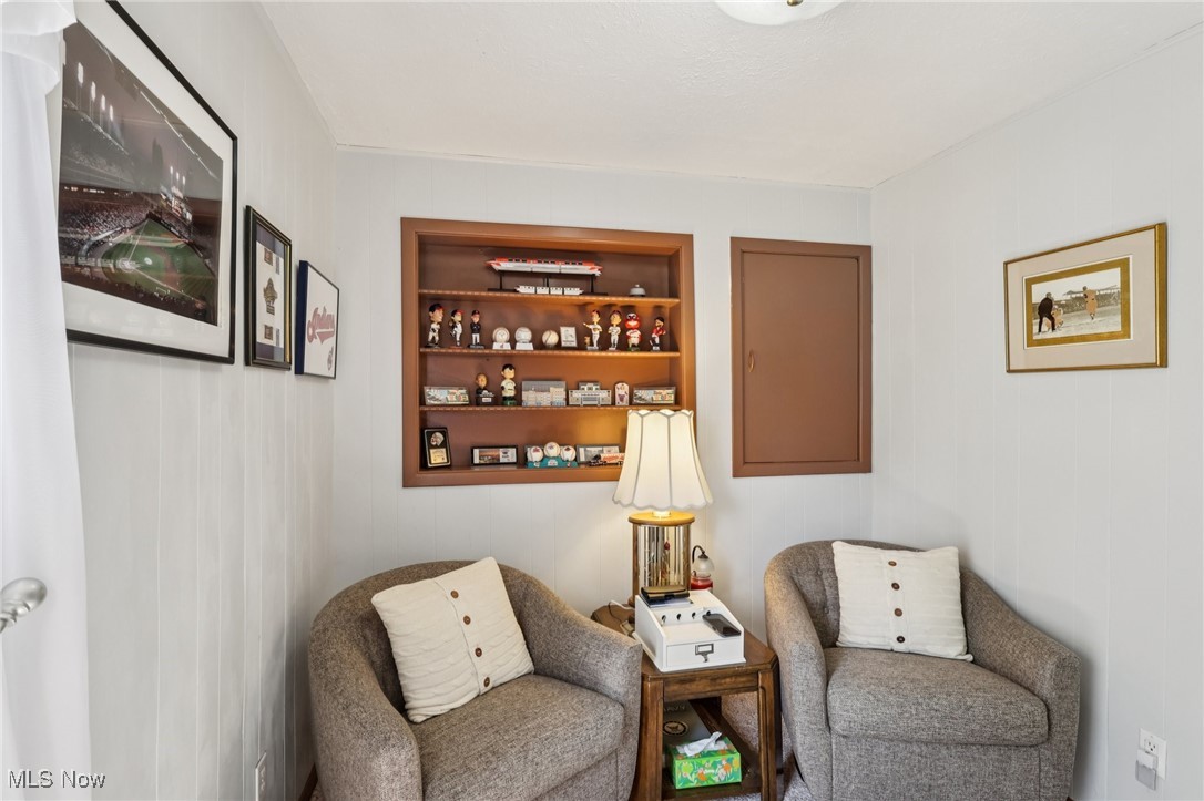 10818 Dixon Road Cleveland, OH 44111 - Photo 14 of 44 Sitting room featuring built in features