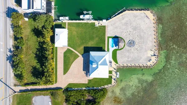 $6,200,000 | 24200 Overseas Highway, Summerland Key, FL 33042