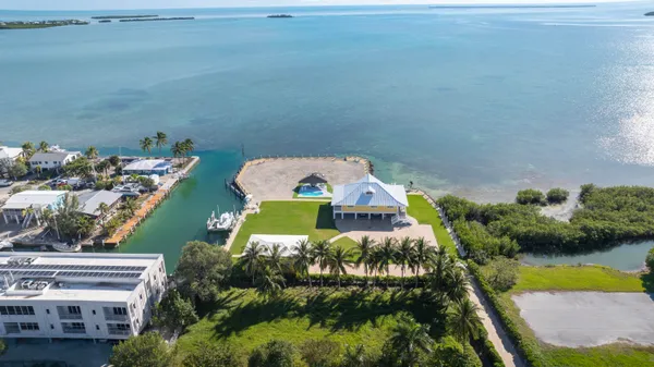 $6,200,000 | 24200 Overseas Highway, Summerland Key, FL 33042
