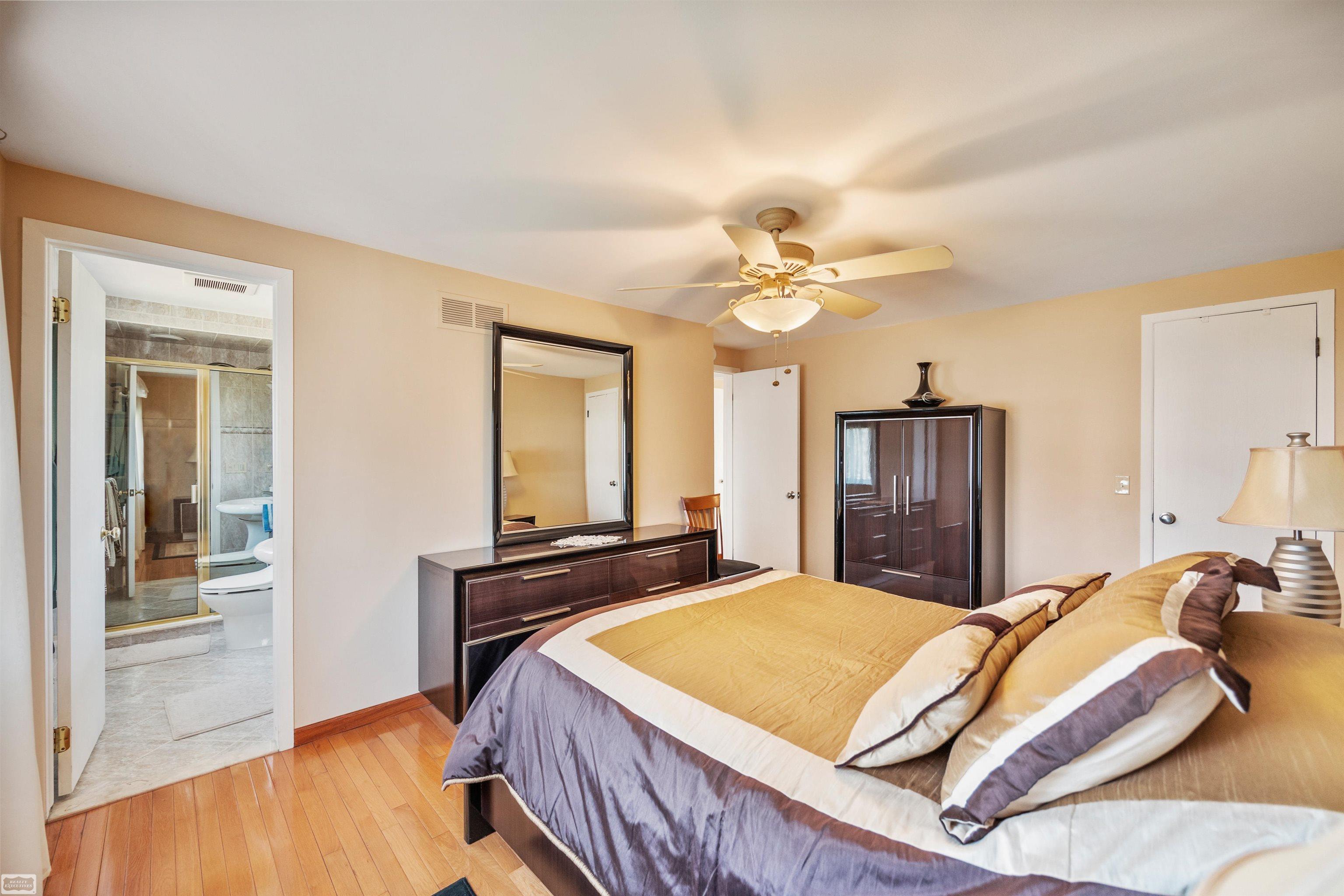 1693 Dennett Lane Rochester Hills, MI 48307 - Photo 32 of 53
