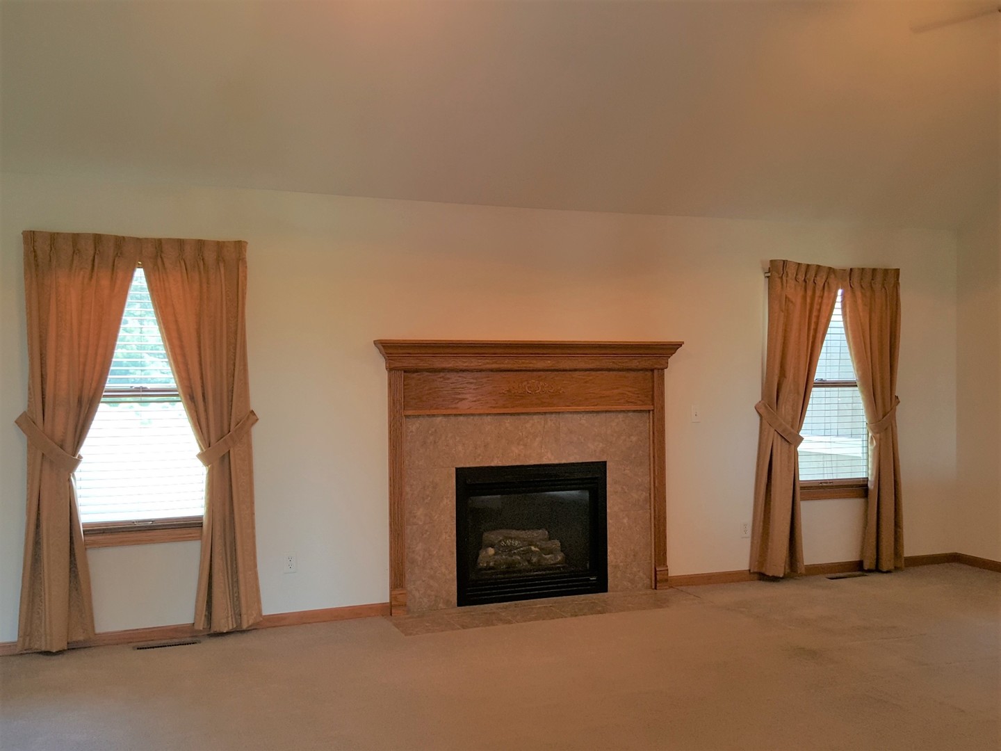 185 Chicago Road Paw Paw, IL 61353 - Photo 6 of 27
