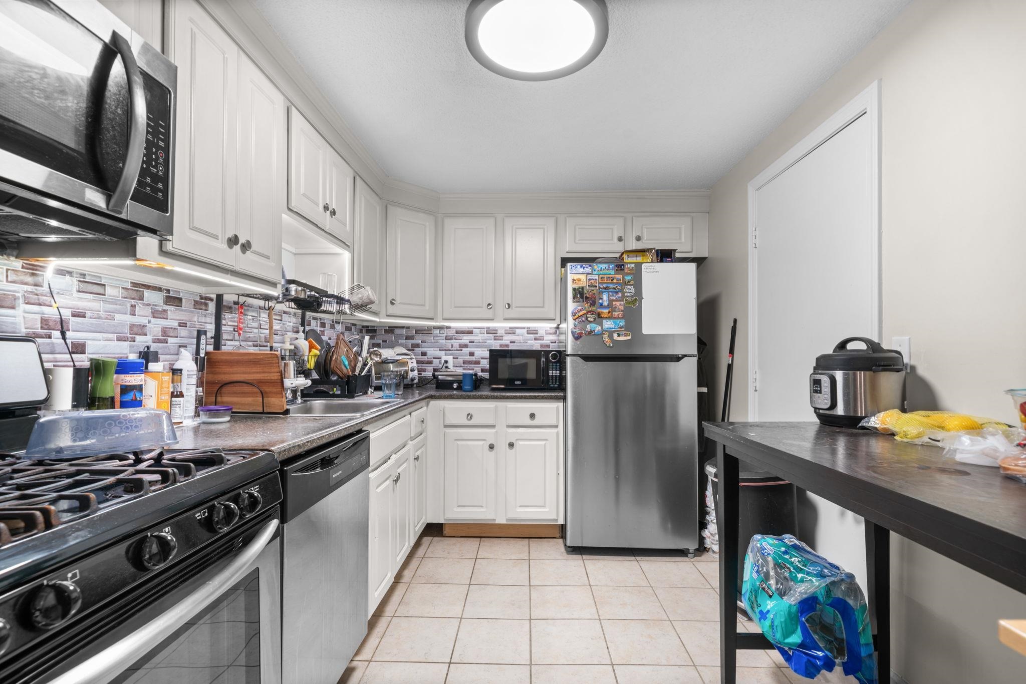 184 Cannongate III Road, Unit 184 Nashua, NH 03063 - Photo 4 of 32