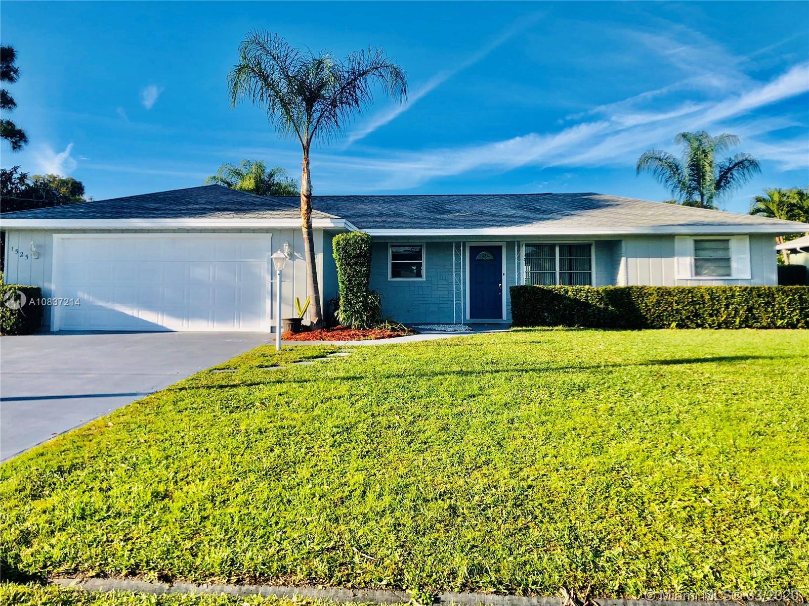 1525 Southeast Pitcher Road Port St. Lucie, FL 34952 - Photo 2 of 14