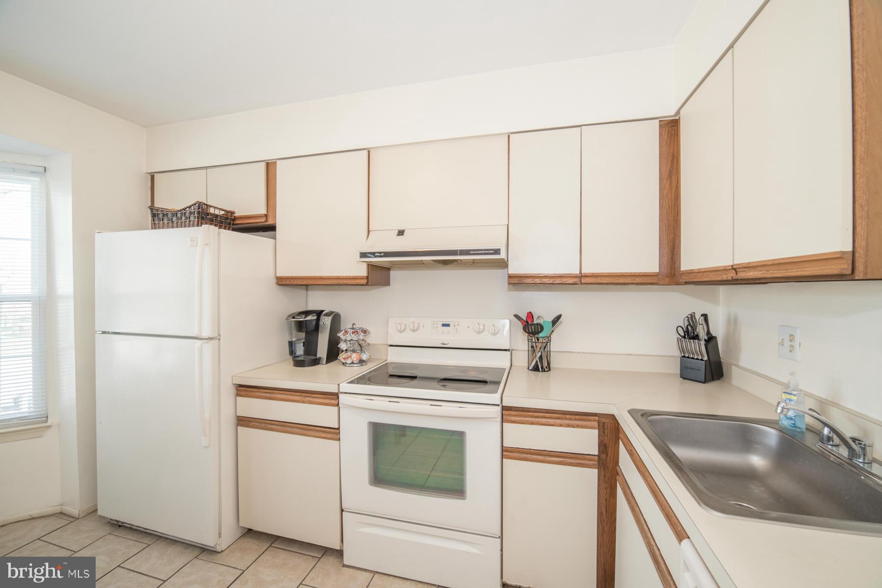 6947 Rockfield Road Baltimore, MD 21244 - Photo 12 of 30 Kitchen