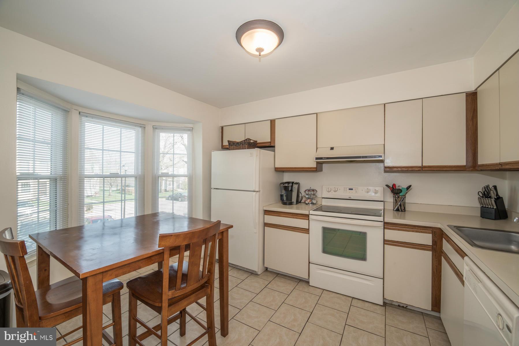 6947 Rockfield Road Baltimore, MD 21244 - Photo 10 of 30 Kitchen
