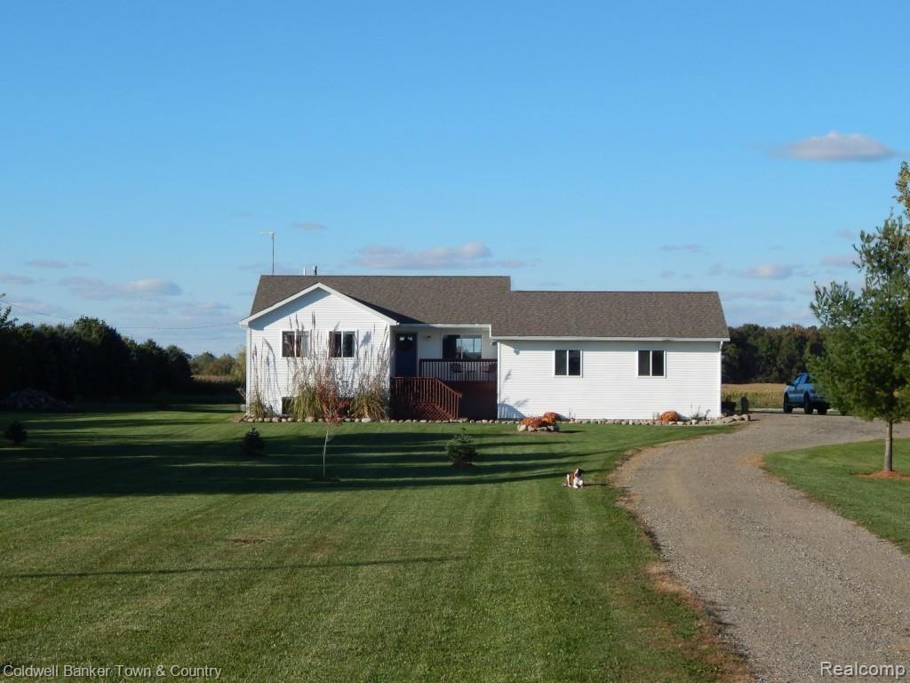 4631 Beard Road Byron, MI 48418 - Photo 1 of 45