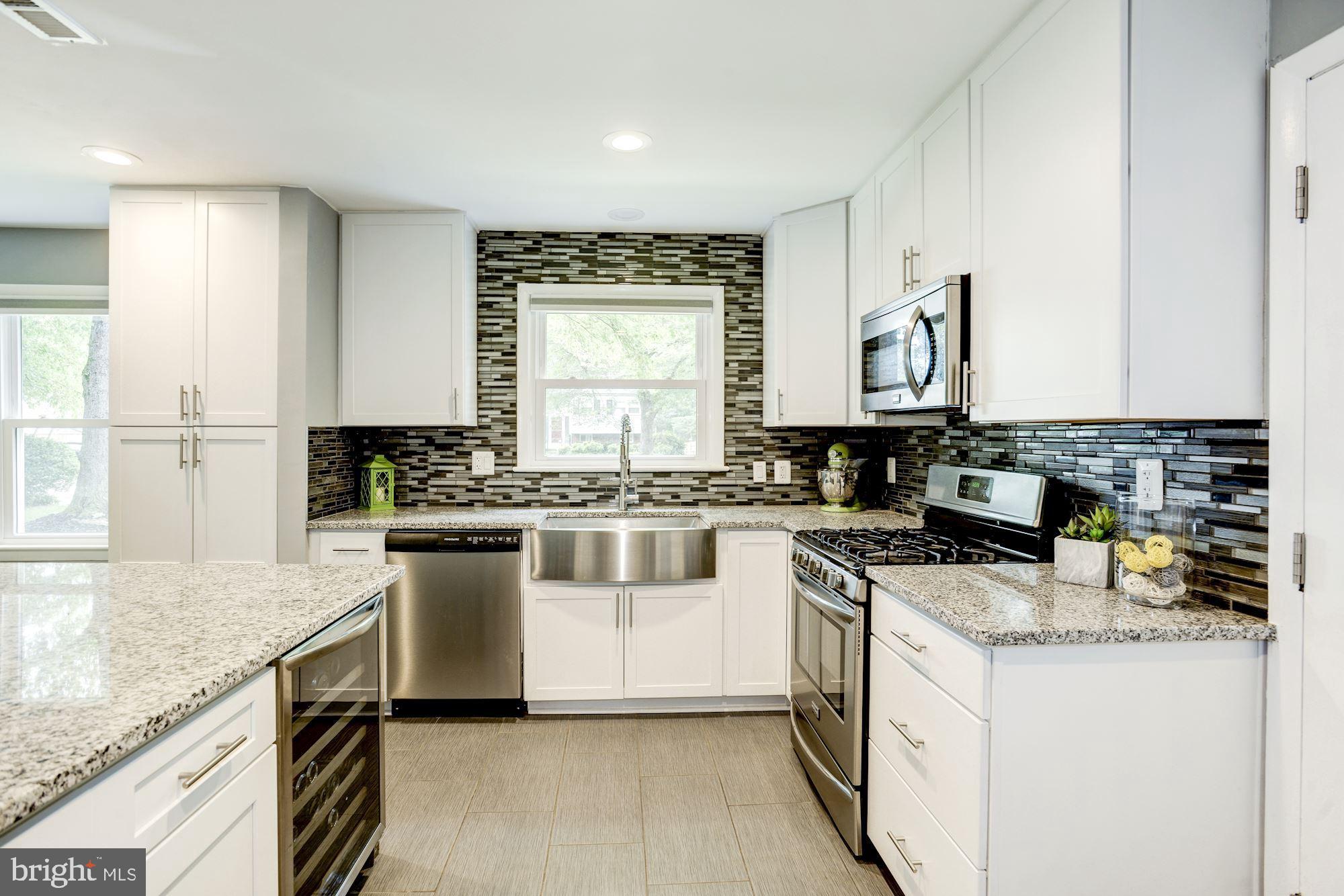 8410 Wagon Wheel Road Alexandria, VA 22309 - Photo 6 of 52 Wonderfully spacious and bright