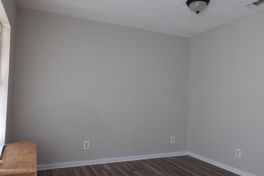 1300 4th Street Kerrville, TX 78028 - Photo 5 of 8