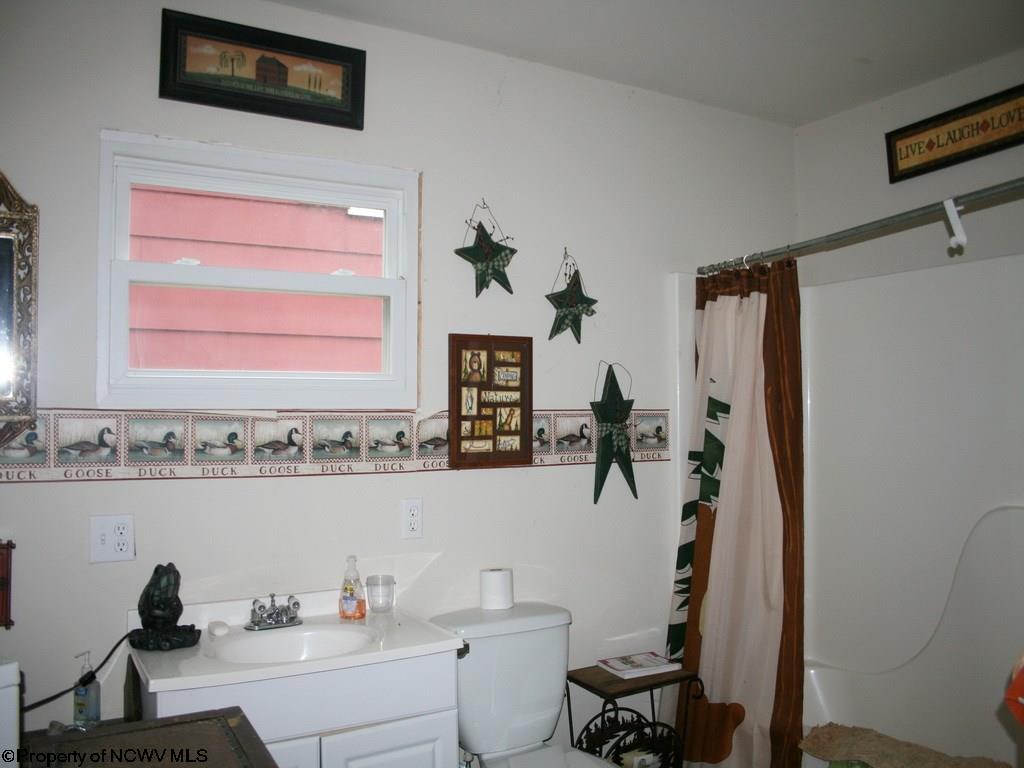 129 Crystal Lake Road West Union, WV 26456 - Photo 12 of 13 Gallery Image 12