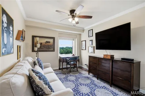 $525,000 | 710 South Hanley Road, Unit 10B, Clayton, MO 63105